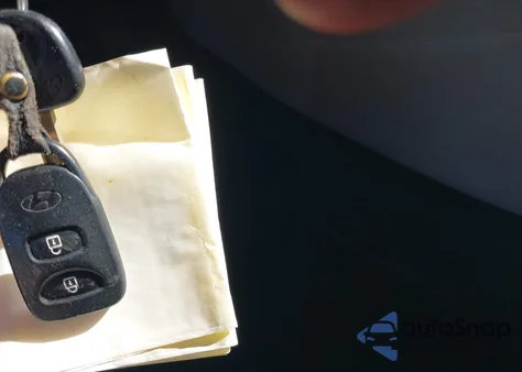 2013 Hyundai Accent Gls z USA, uszkodzony, nr VIN KMHCU4AEXDU584193